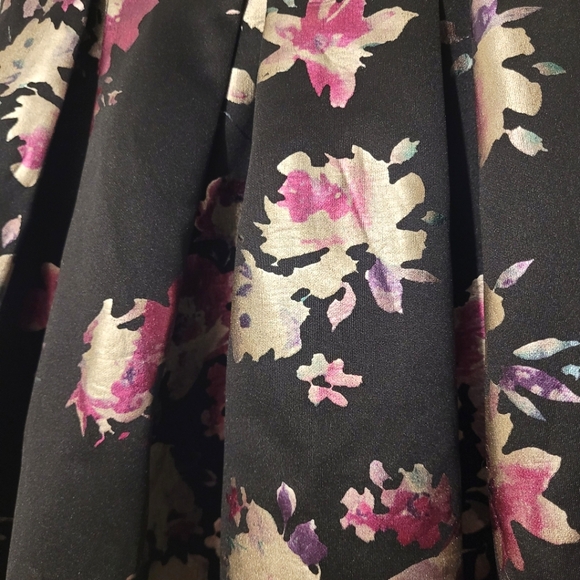 Floral Mini Skirt - Picture 5 of 7